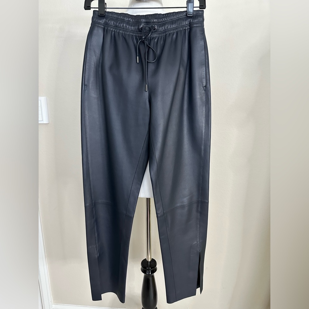 $995 Theory Navy Leather Joggers Sz 0 Drawstring waist, Soft buttery leather